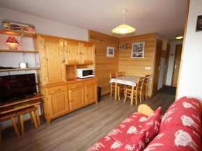 Appartement 2 Pièces impeccablement entretenu, balcon sud, stationnement, Wifi, 2 étoiles - FR-1-293-144